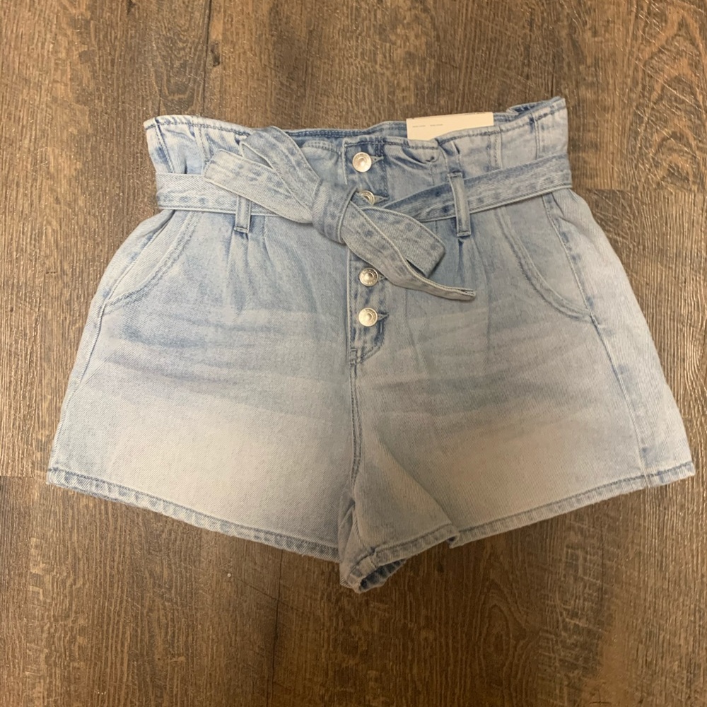 American Eagle Paperbag Mom Short